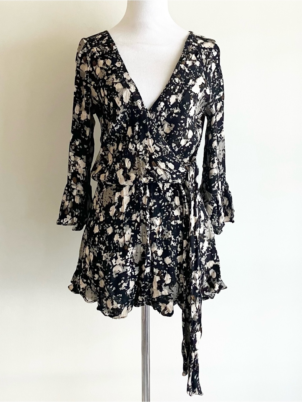Free People All The Right Ruffles Romper Sz XS Black Floral Print Wrap Boho